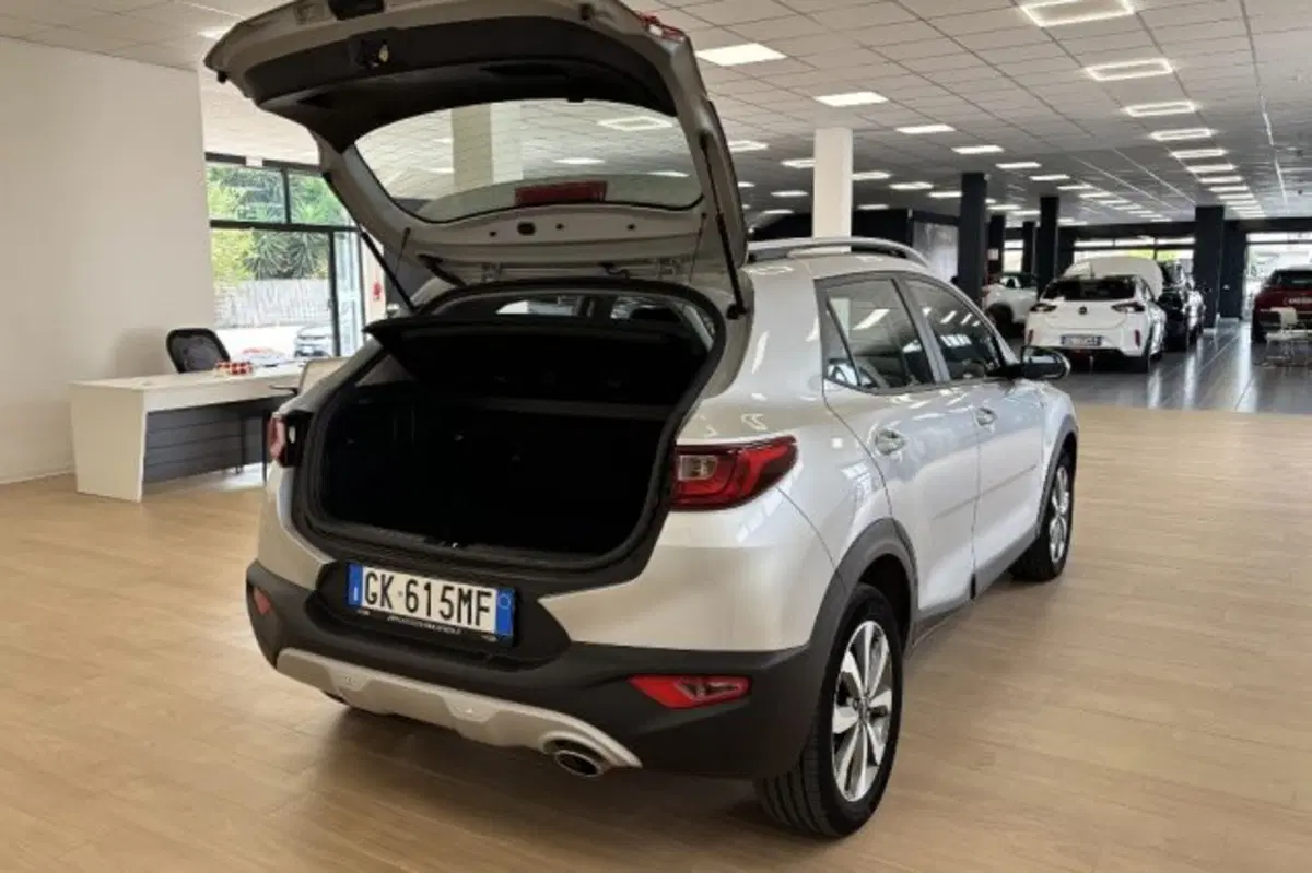 Kia Stonic usata a Latina (7)