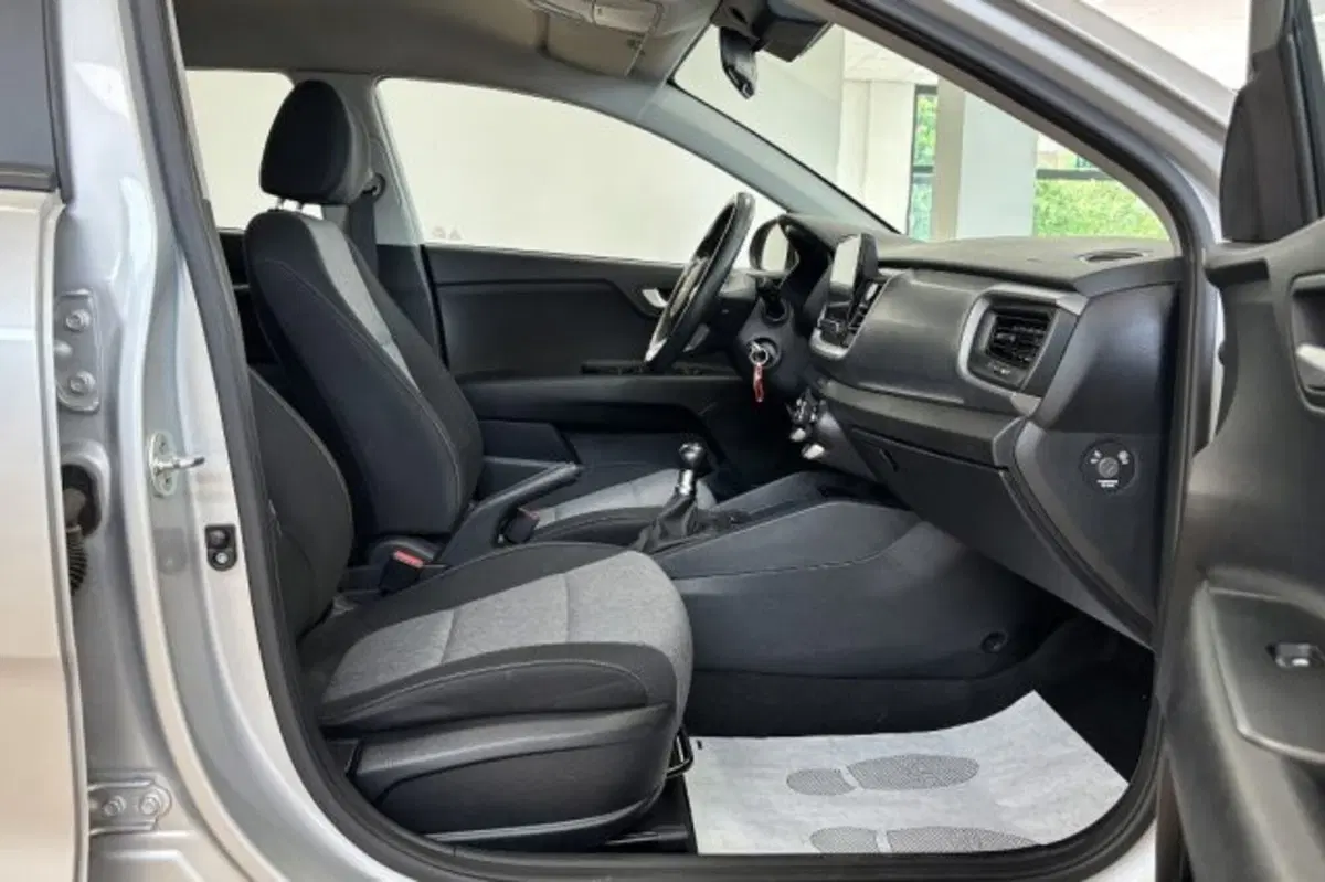 Kia Stonic usata a Latina (8)