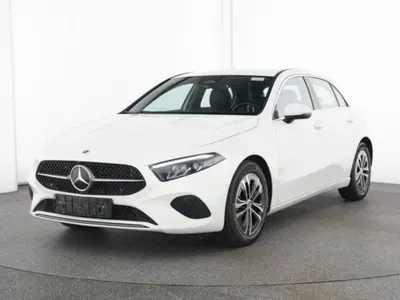Mercedes-Benz Classe A 180 Progressive Advanced Plus auto del 2025 usata a Magenta