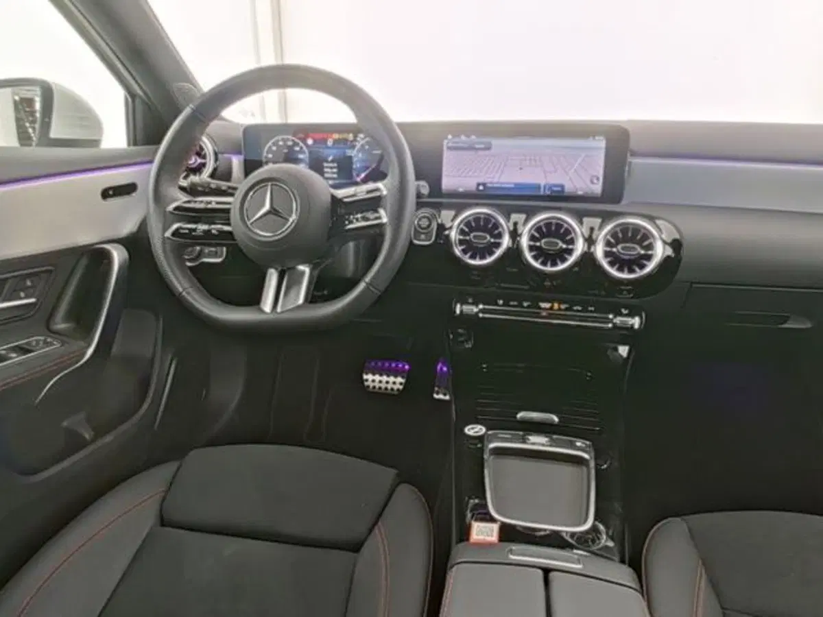 Mercedes-Benz Classe A Sedan usata a Milano (5)