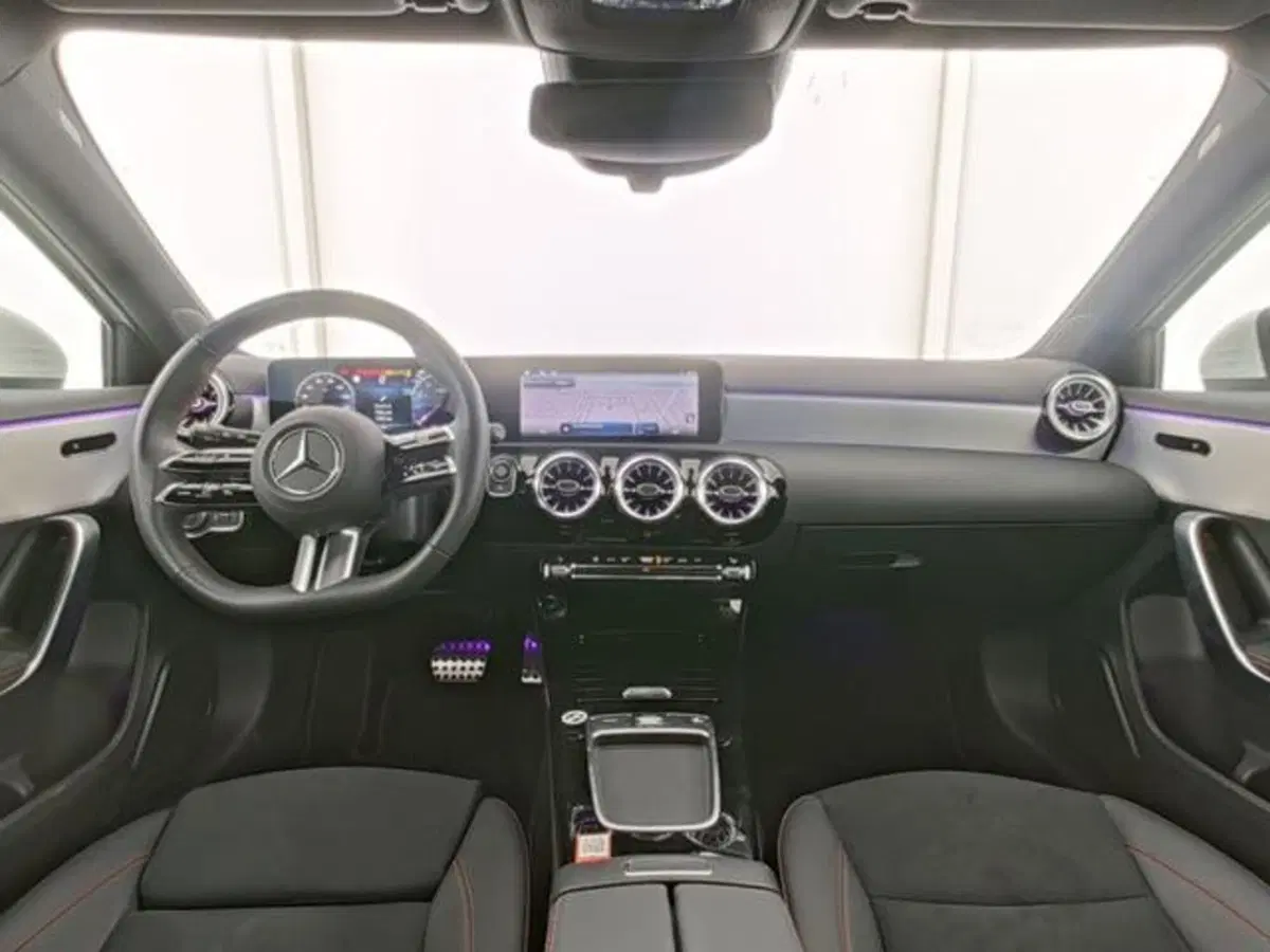 Mercedes-Benz Classe A Sedan usata a Milano (6)