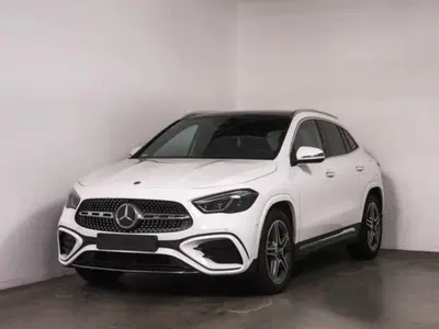 Mercedes-Benz GLA SUV 180 AMG Line Premium auto del 2025 usata a Magenta