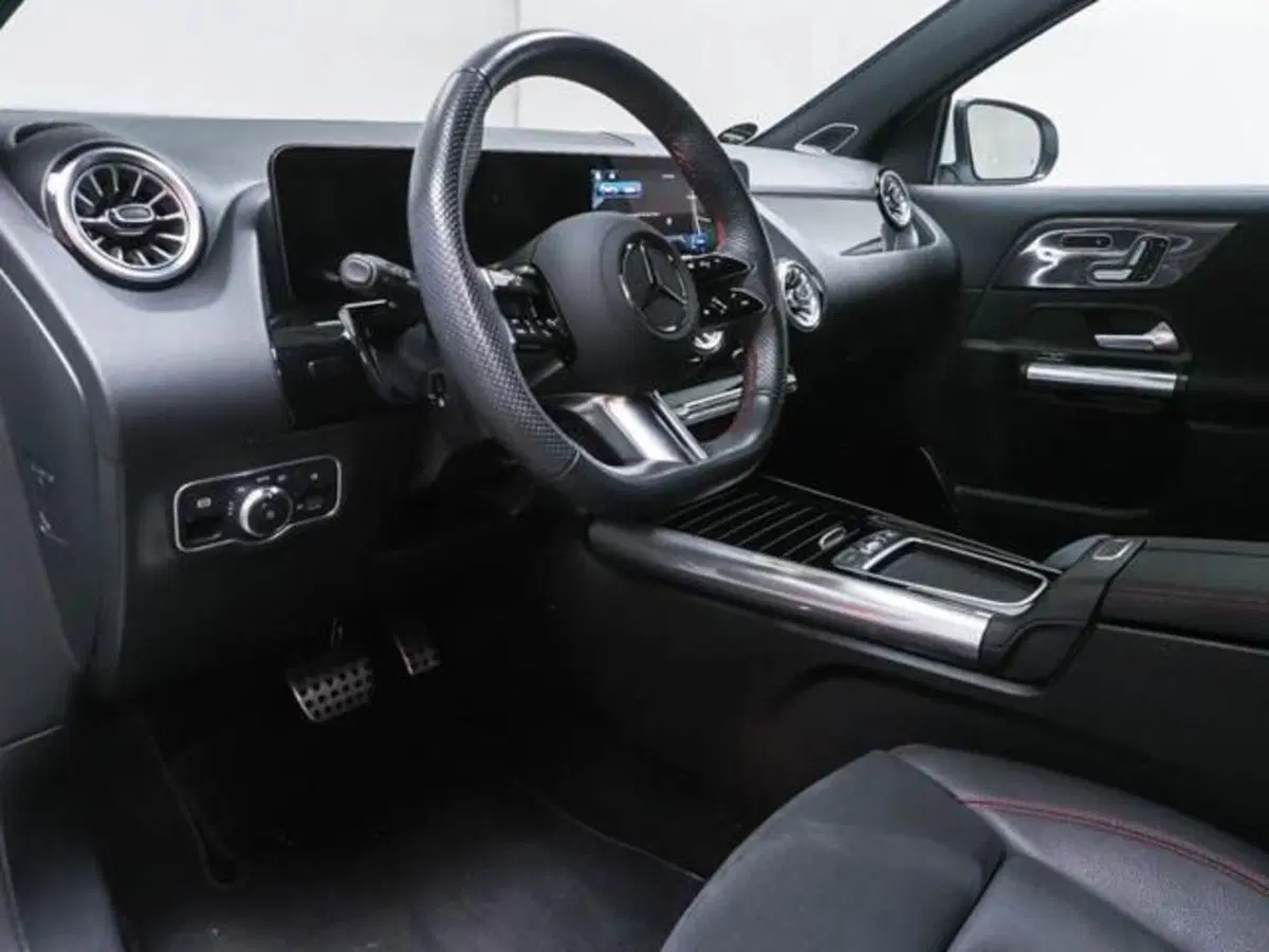 Mercedes-Benz GLA SUV usata a Milano (5)