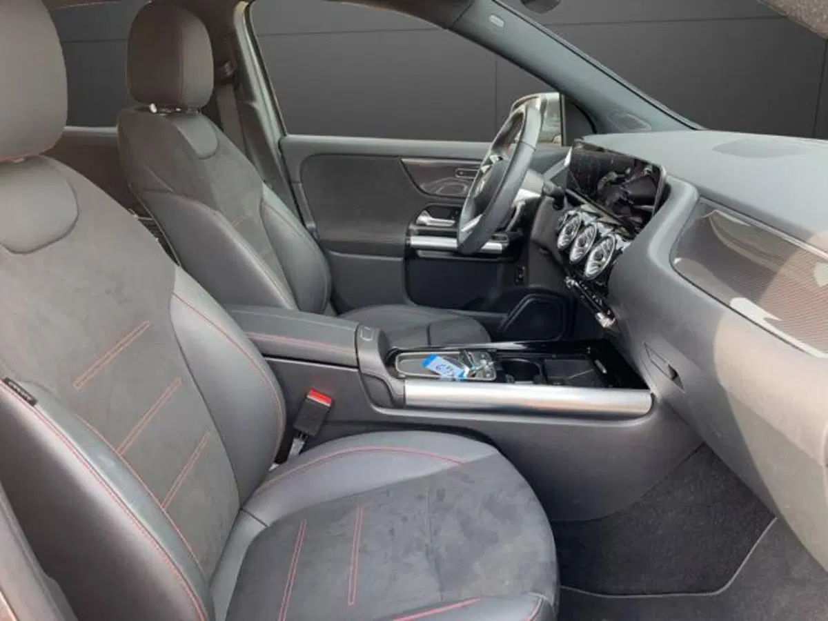 Mercedes-Benz GLA SUV usata a Milano (10)