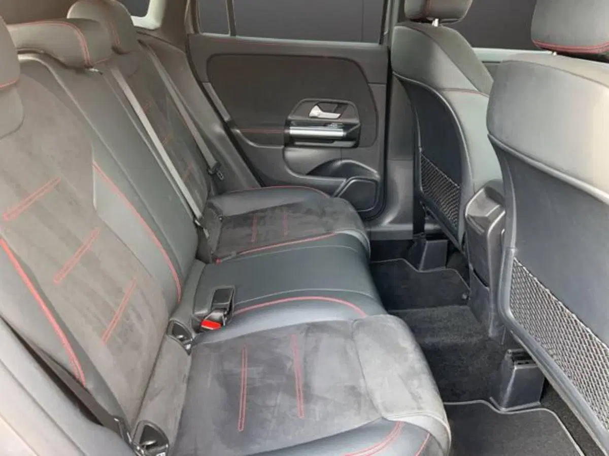 Mercedes-Benz GLA SUV usata a Milano (11)