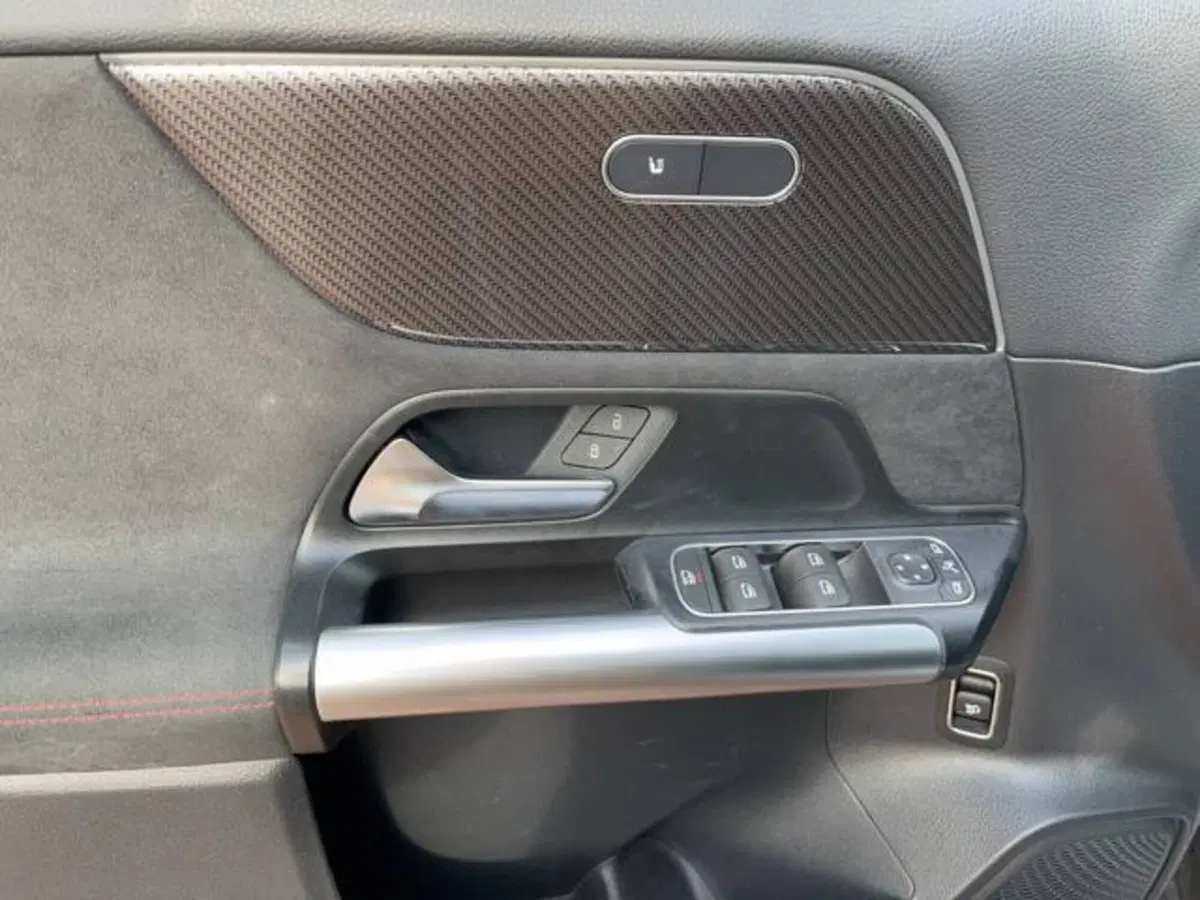 Mercedes-Benz GLA SUV usata a Milano (12)