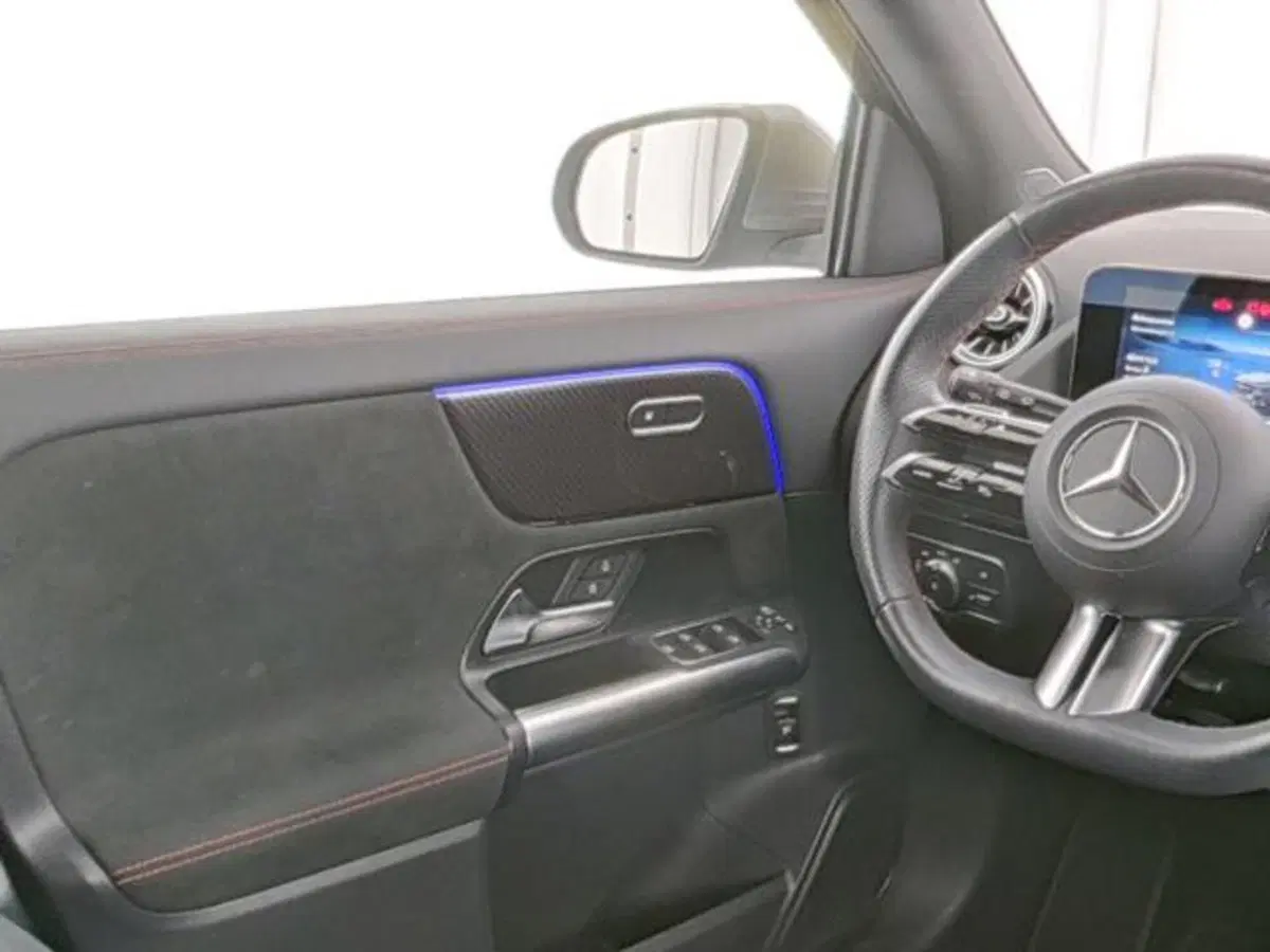 Mercedes-Benz GLA SUV usata a Milano (9)