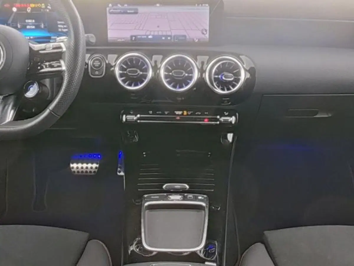 Mercedes-Benz Classe A Sedan usata a Milano (4)