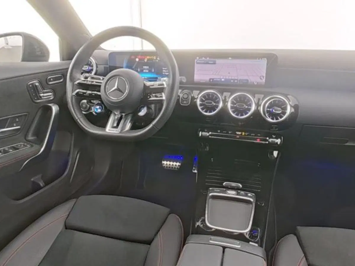 Mercedes-Benz Classe A Sedan usata a Milano (5)