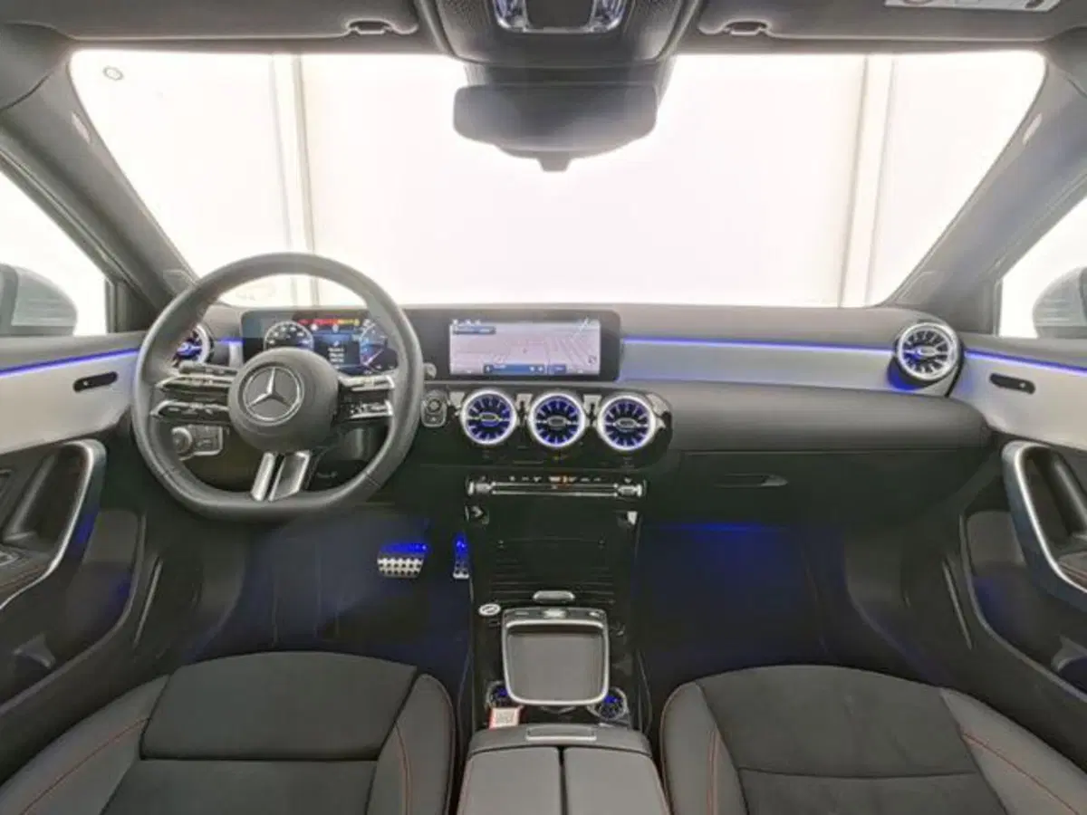 Mercedes-Benz Classe A Sedan usata a Milano (6)