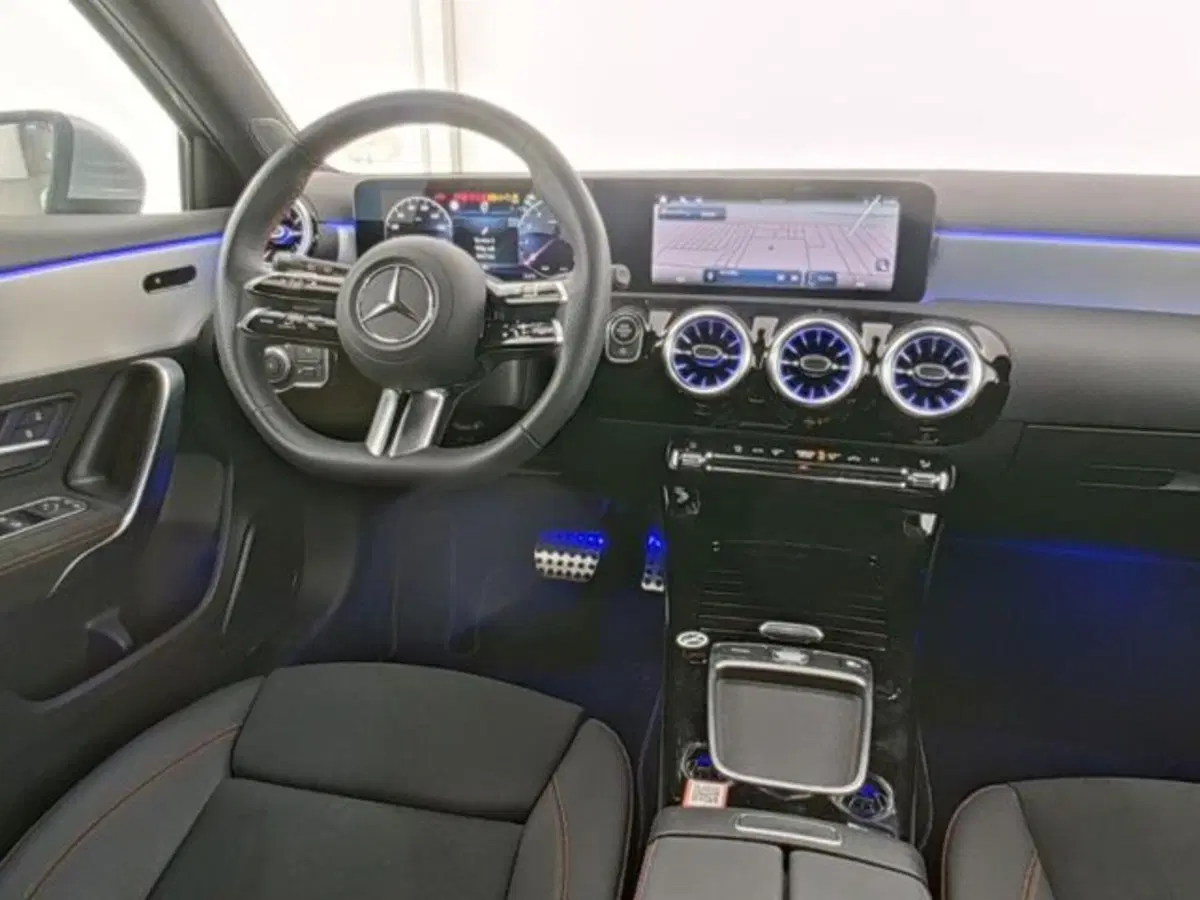 Mercedes-Benz Classe A Sedan usata a Novara (5)