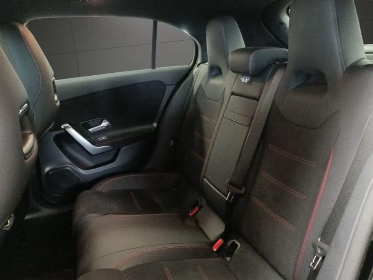 Mercedes-Benz Classe A Sedan usata a Novara (13)