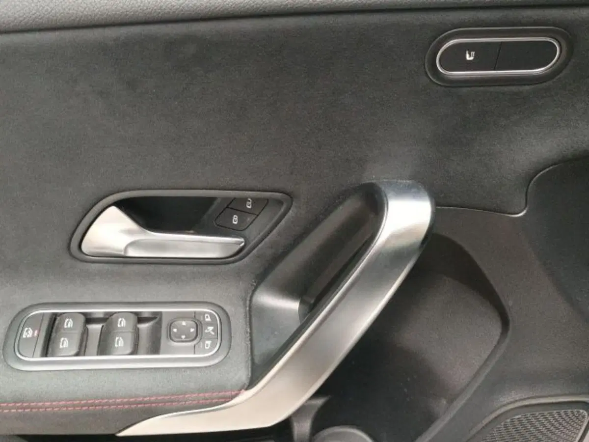 Mercedes-Benz Classe A Sedan usata a Novara (15)