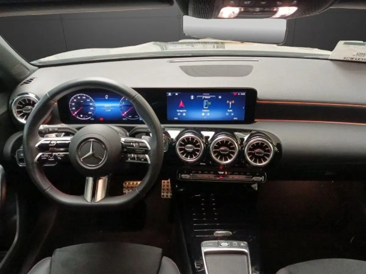 Mercedes-Benz Classe A Sedan usata a Novara (7)