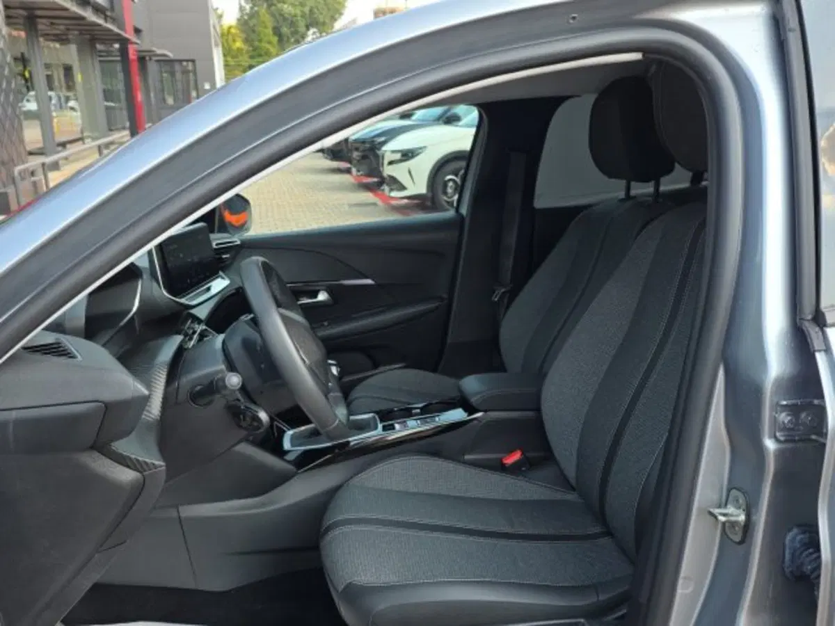 Peugeot 208 usata a Monza e Brianza (9)