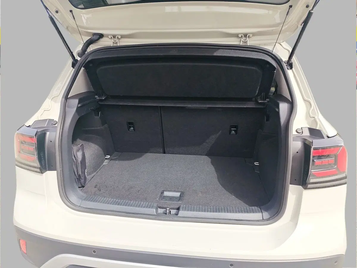 Volkswagen T-Cross usata a Milano (15)