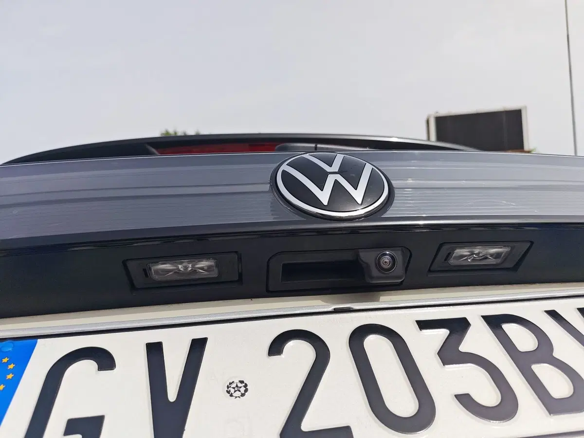 Volkswagen T-Cross usata a Milano (17)