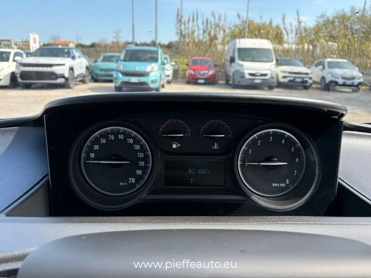 Lancia Ypsilon usata a Teramo (13)
