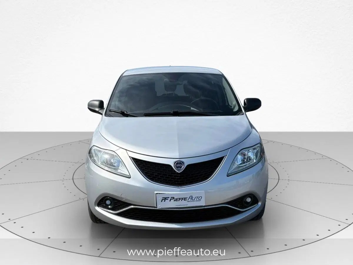 Lancia Ypsilon usata a Teramo (6)