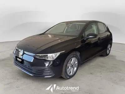 Volkswagen Golf 2.0 TDI DSG SCR Life del 2022 usata a Bari