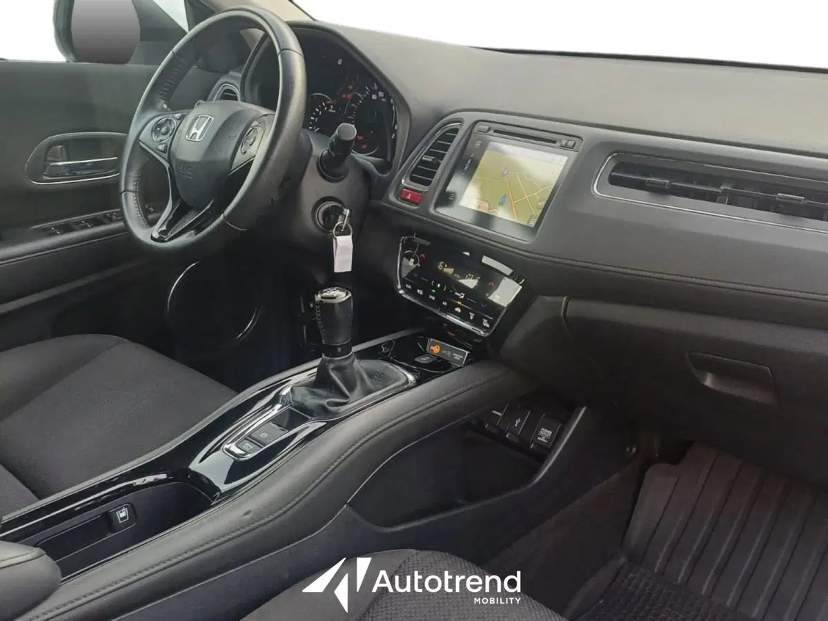 Honda HR-V usata a Bari (6)