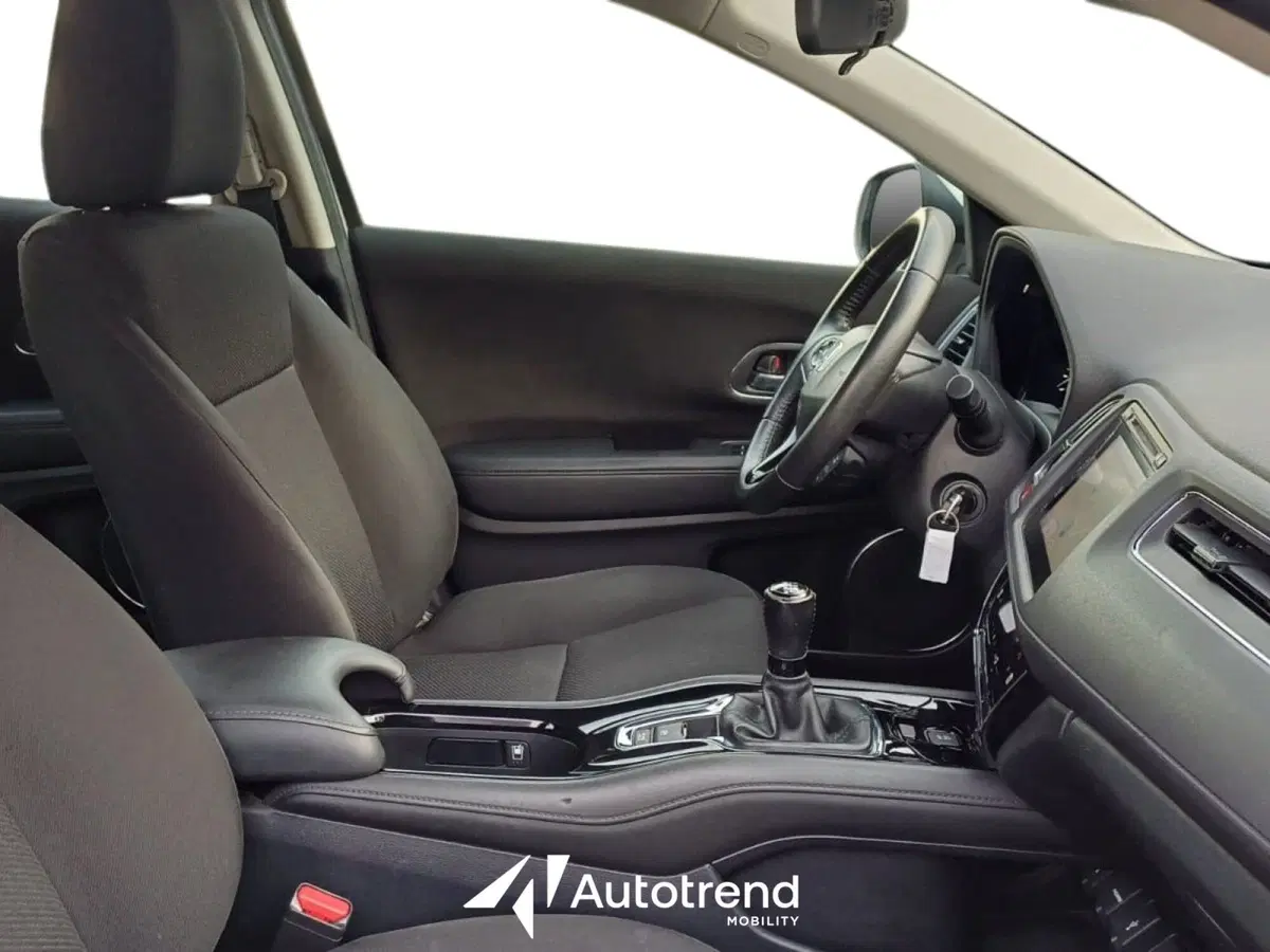 Honda HR-V usata a Bari (7)