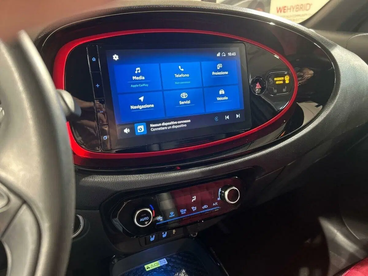 Toyota Aygo X usata a Lecco (10)