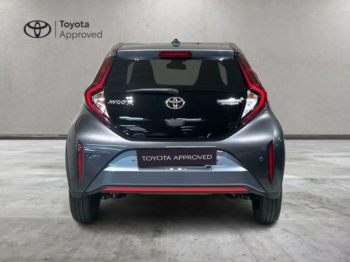 Toyota Aygo X usata a Lecco (12)