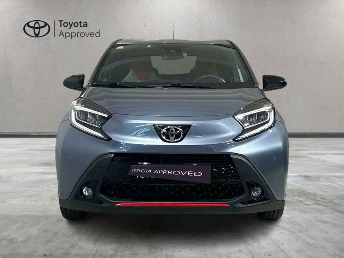 Toyota Aygo X usata a Lecco (13)