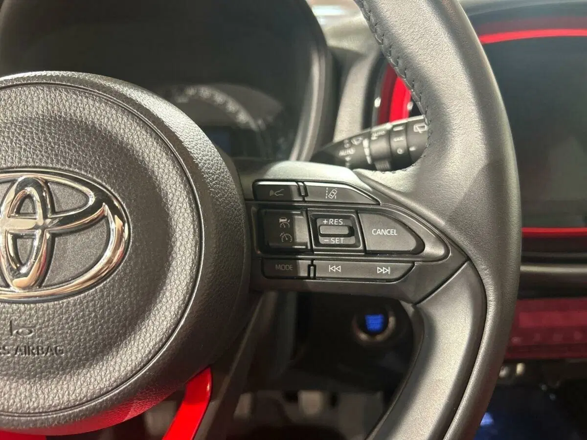 Toyota Aygo X usata a Lecco (19)