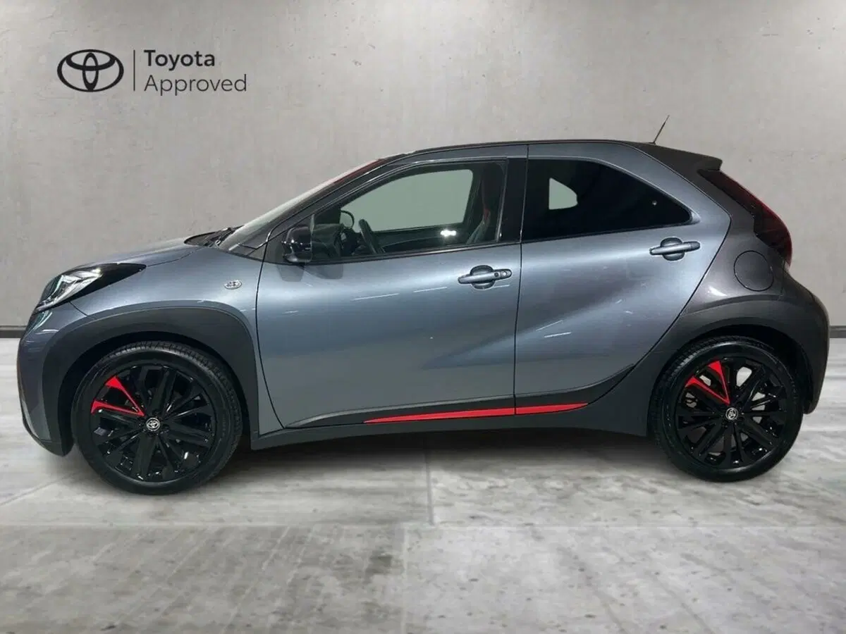 Toyota Aygo X usata a Lecco (3)