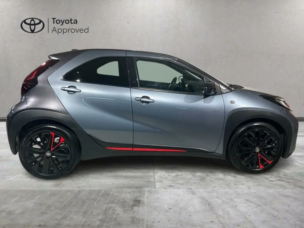 Toyota Aygo X usata a Lecco (4)