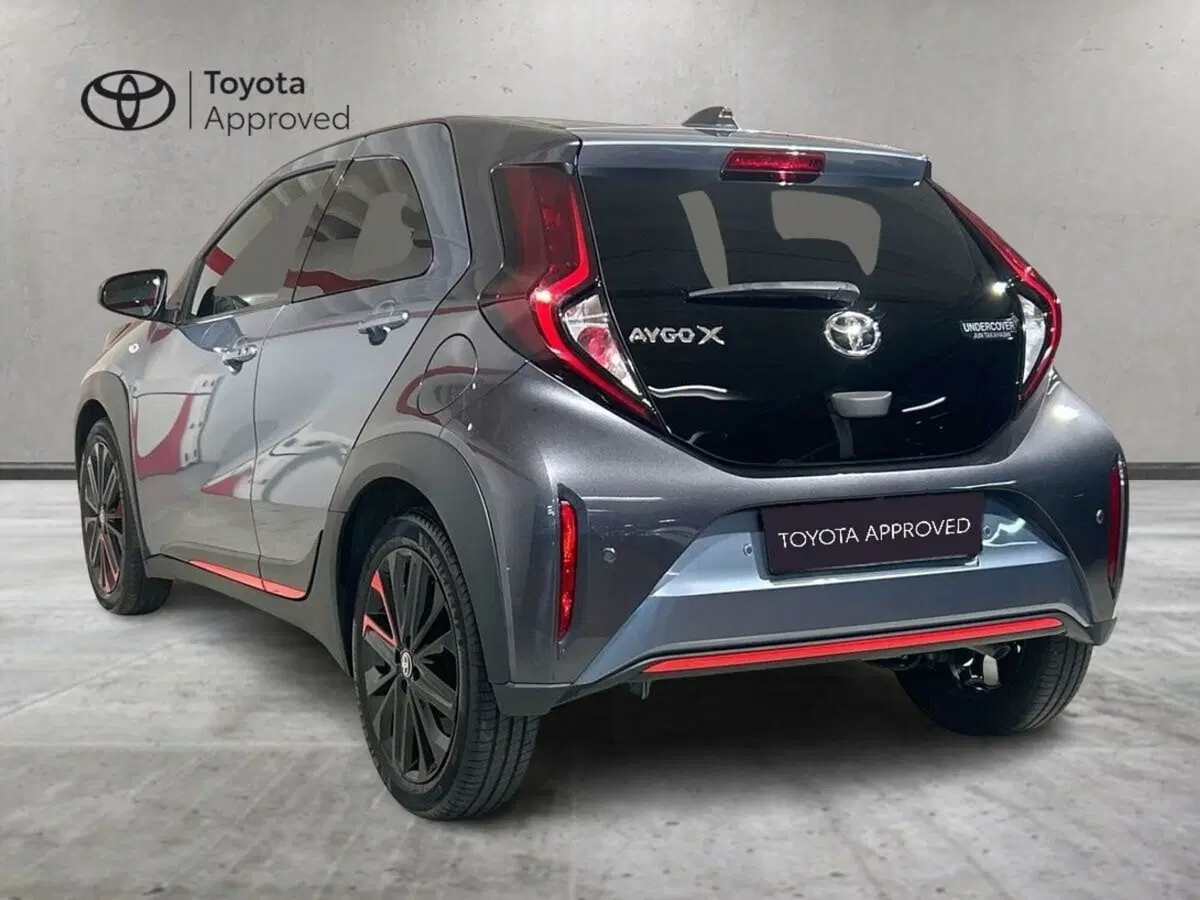 Toyota Aygo X usata a Lecco (5)