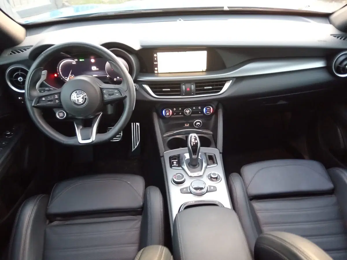 Alfa Romeo Stelvio usata a Alessandria (12)