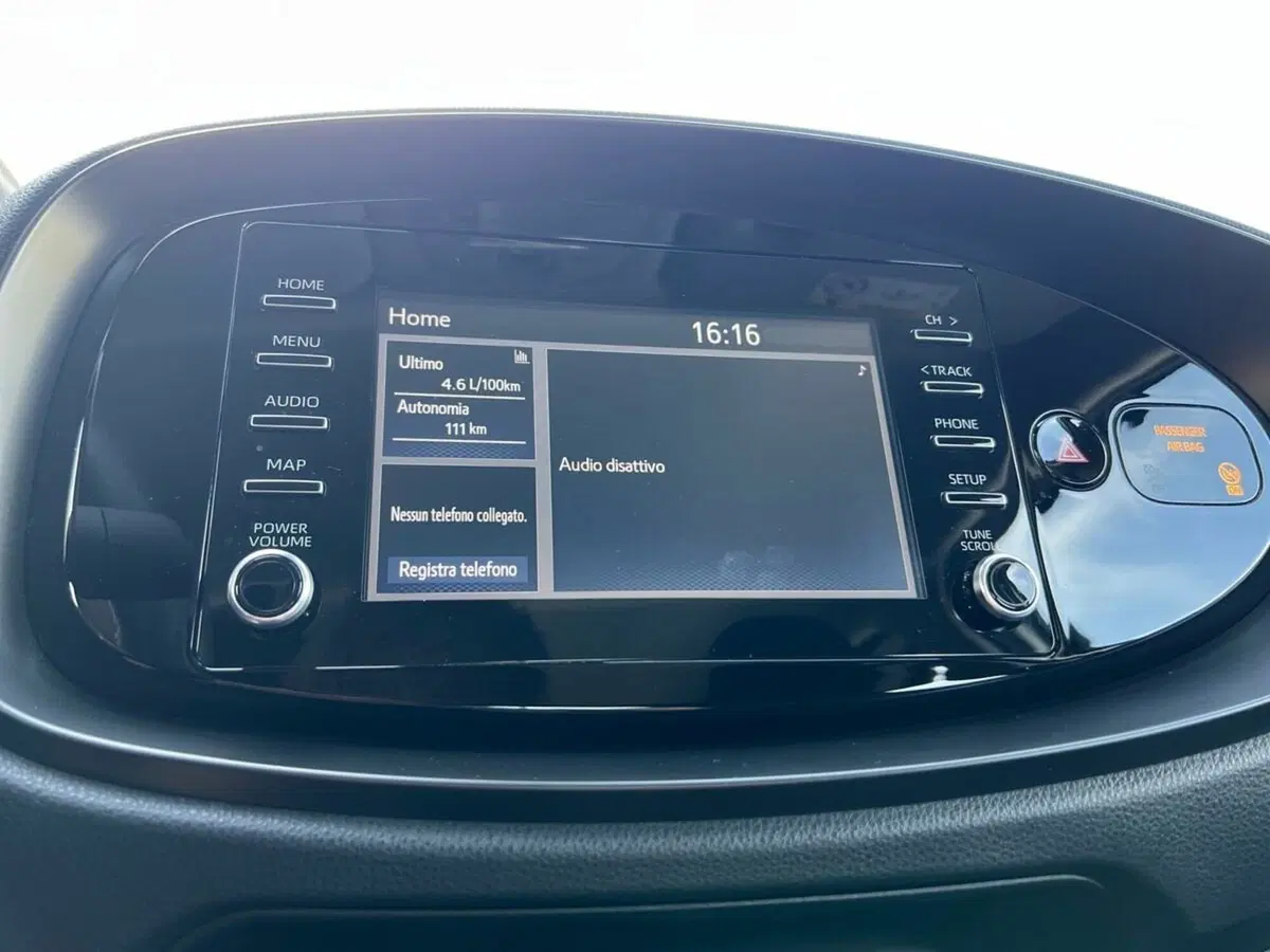 Toyota Aygo X usata a Sondrio (14)