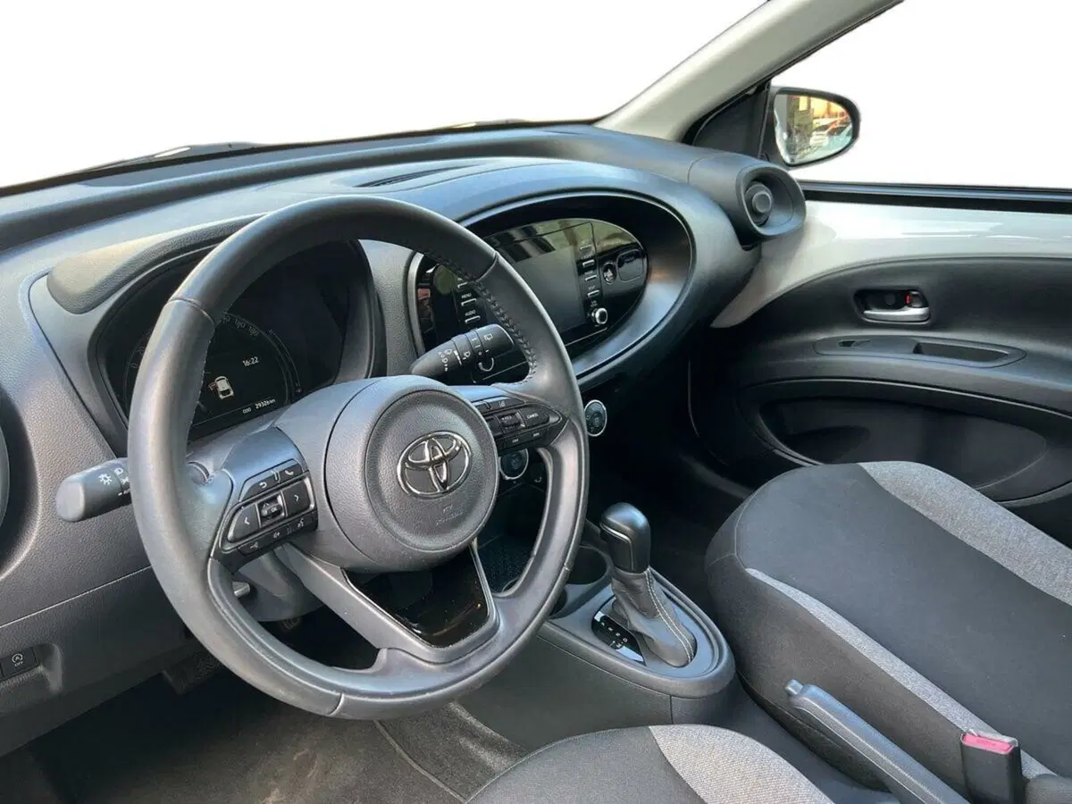 Toyota Aygo X usata a Sondrio (6)