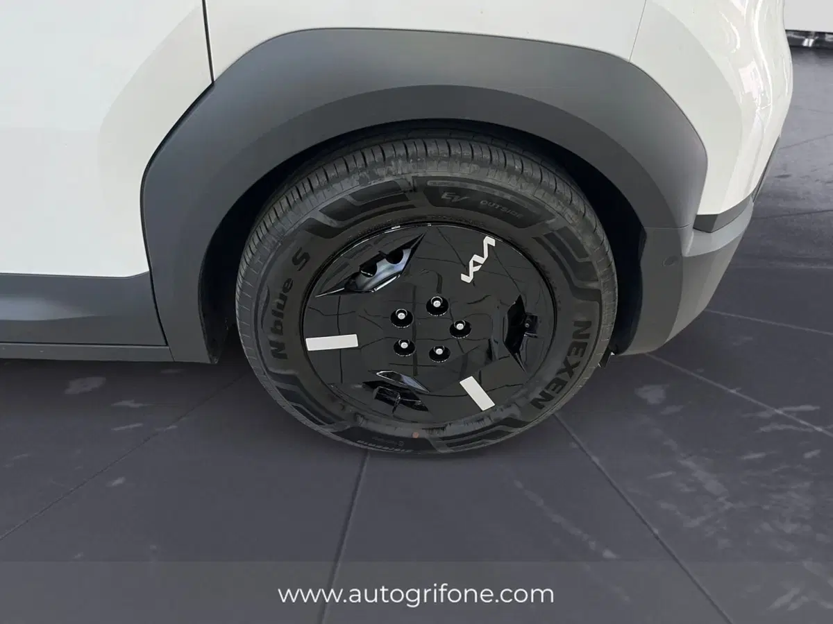 Kia PV5 Furgone nuova a Modena (14)