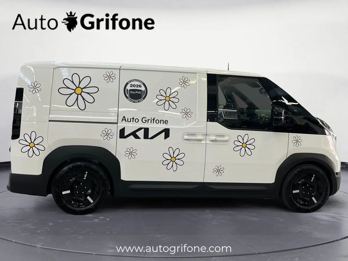 Kia PV5 Furgone nuova a Modena (6)