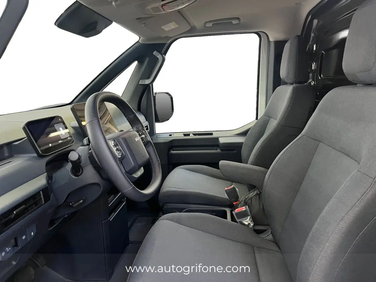 Kia PV5 Furgone nuova a Modena (9)