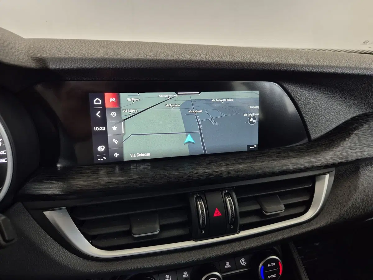 Alfa Romeo Stelvio usata a Torino (12)