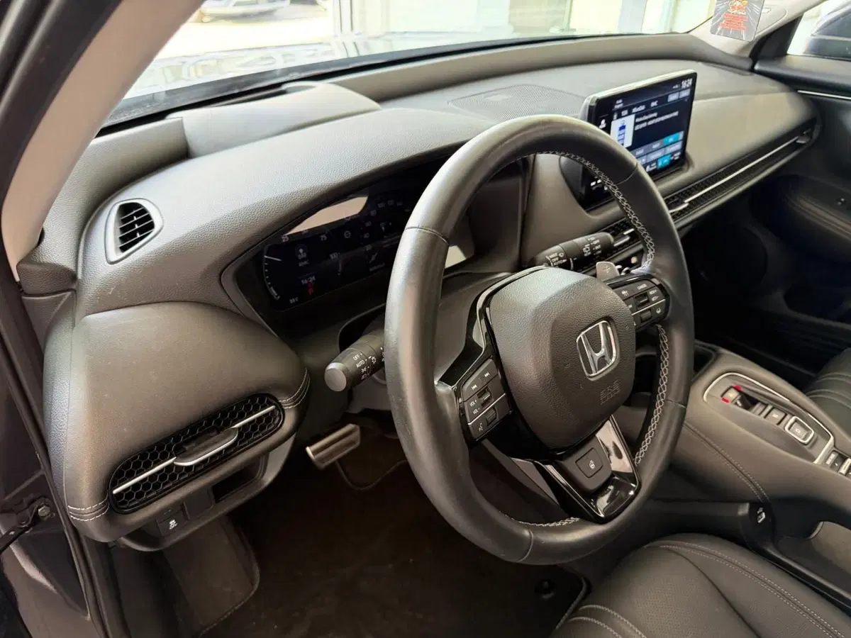 Honda ZR-V usata a Napoli (14)