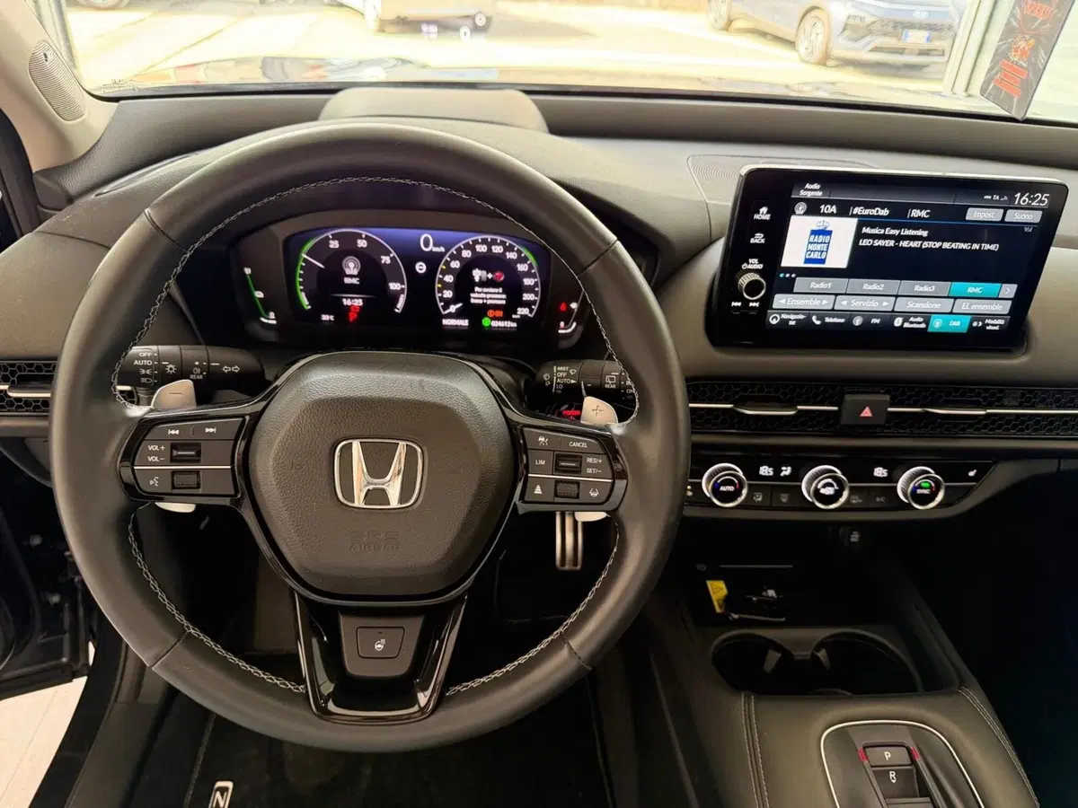 Honda ZR-V usata a Napoli (15)