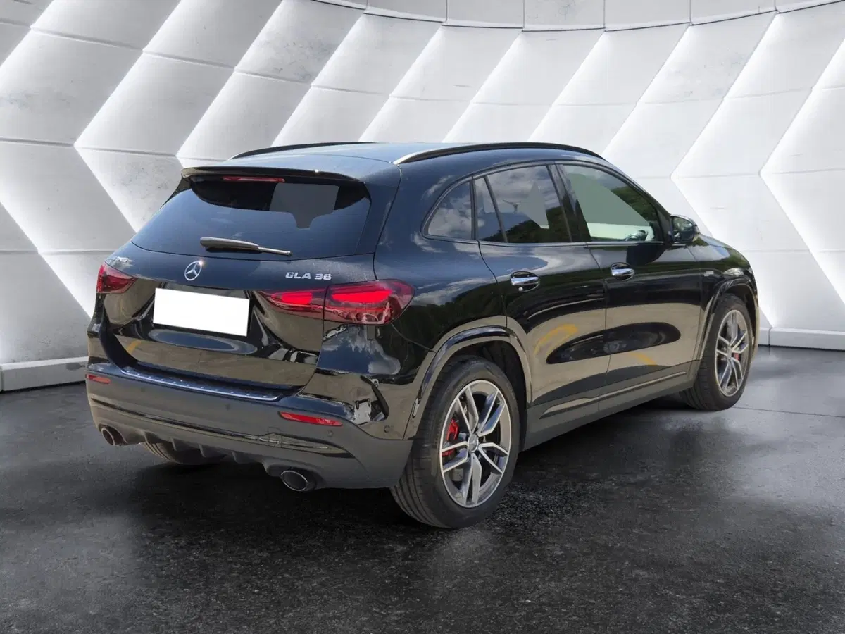 Mercedes-Benz GLA SUV usata  (4)