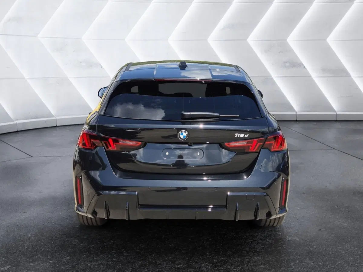 BMW Serie 1 5p. nuova  (3)
