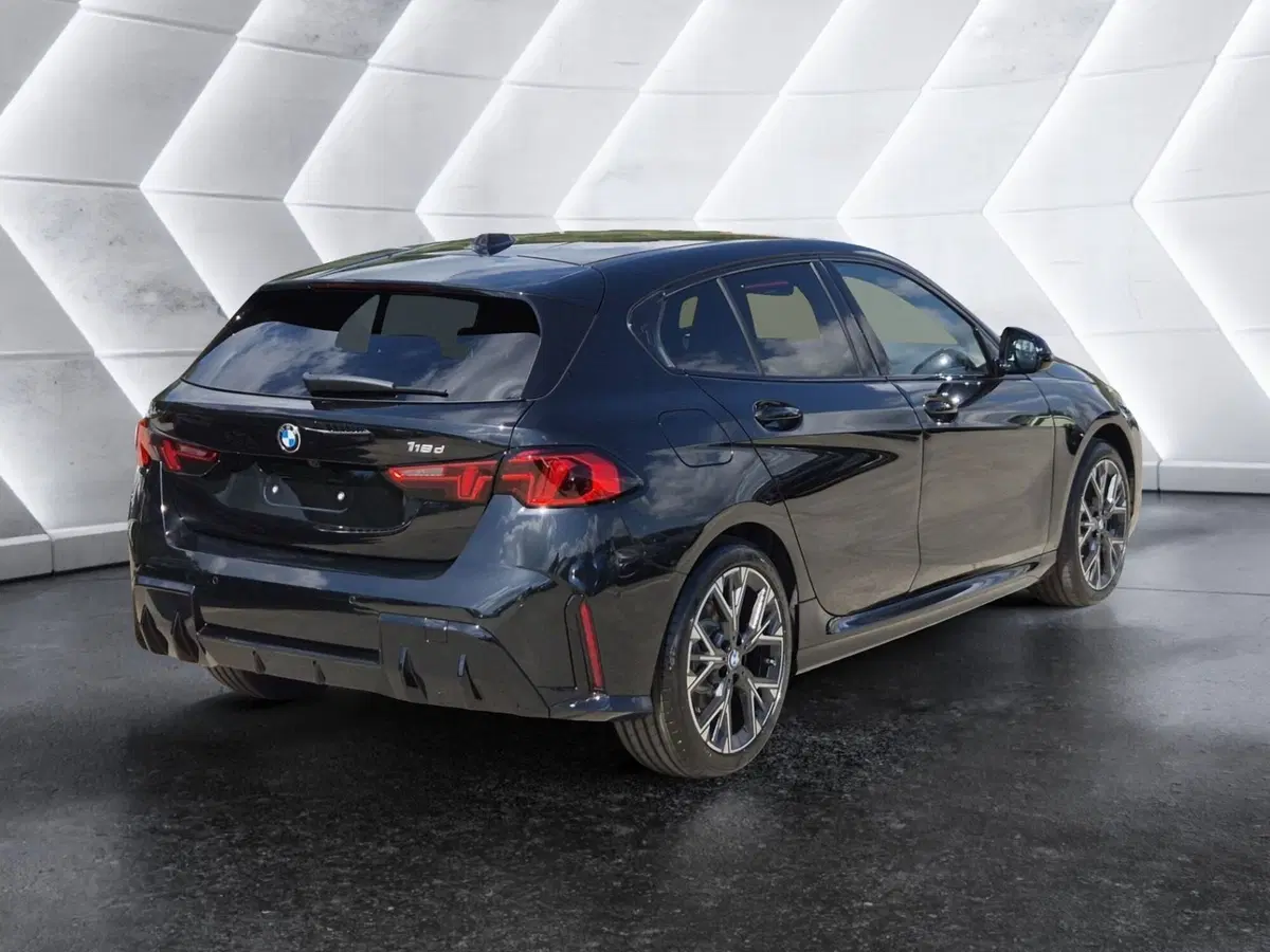 BMW Serie 1 5p. nuova  (4)