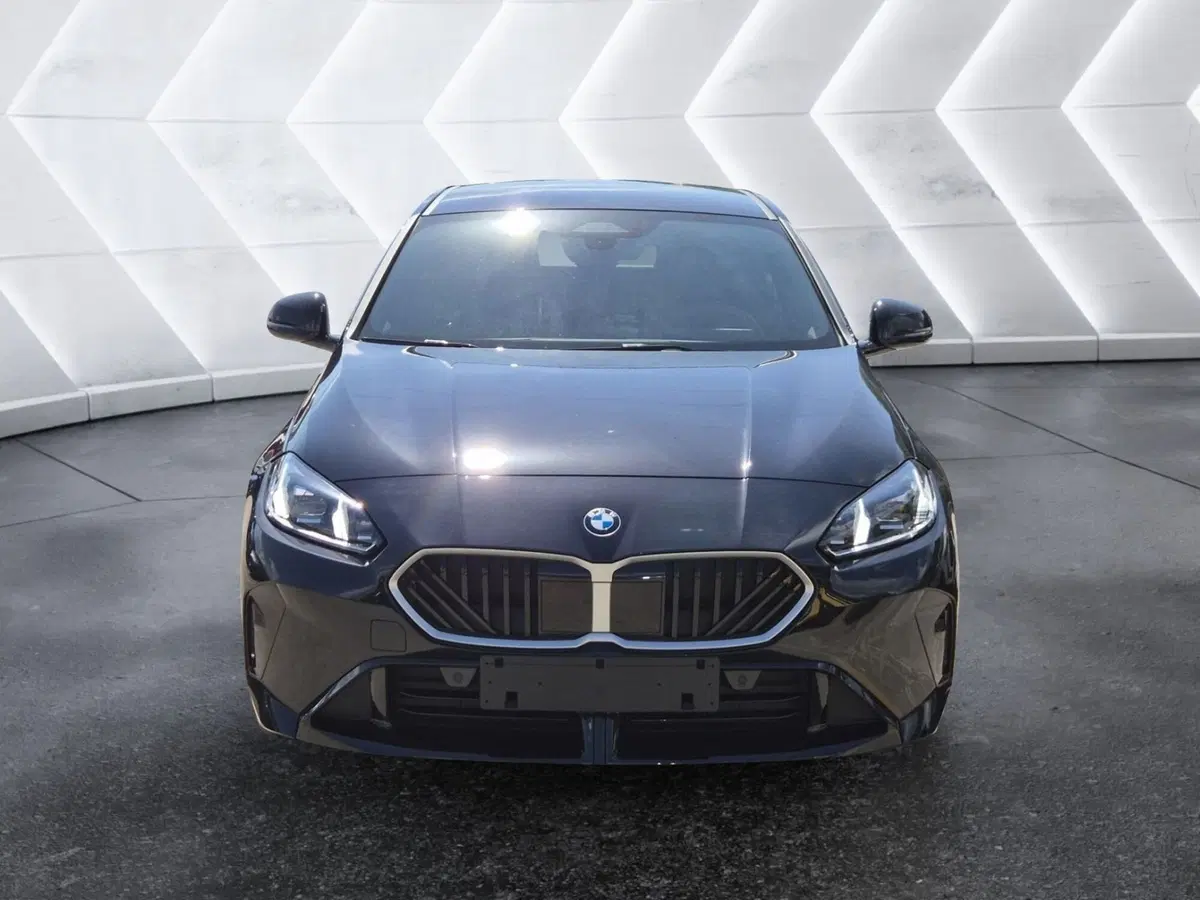 BMW Serie 1 5p. nuova  (2)