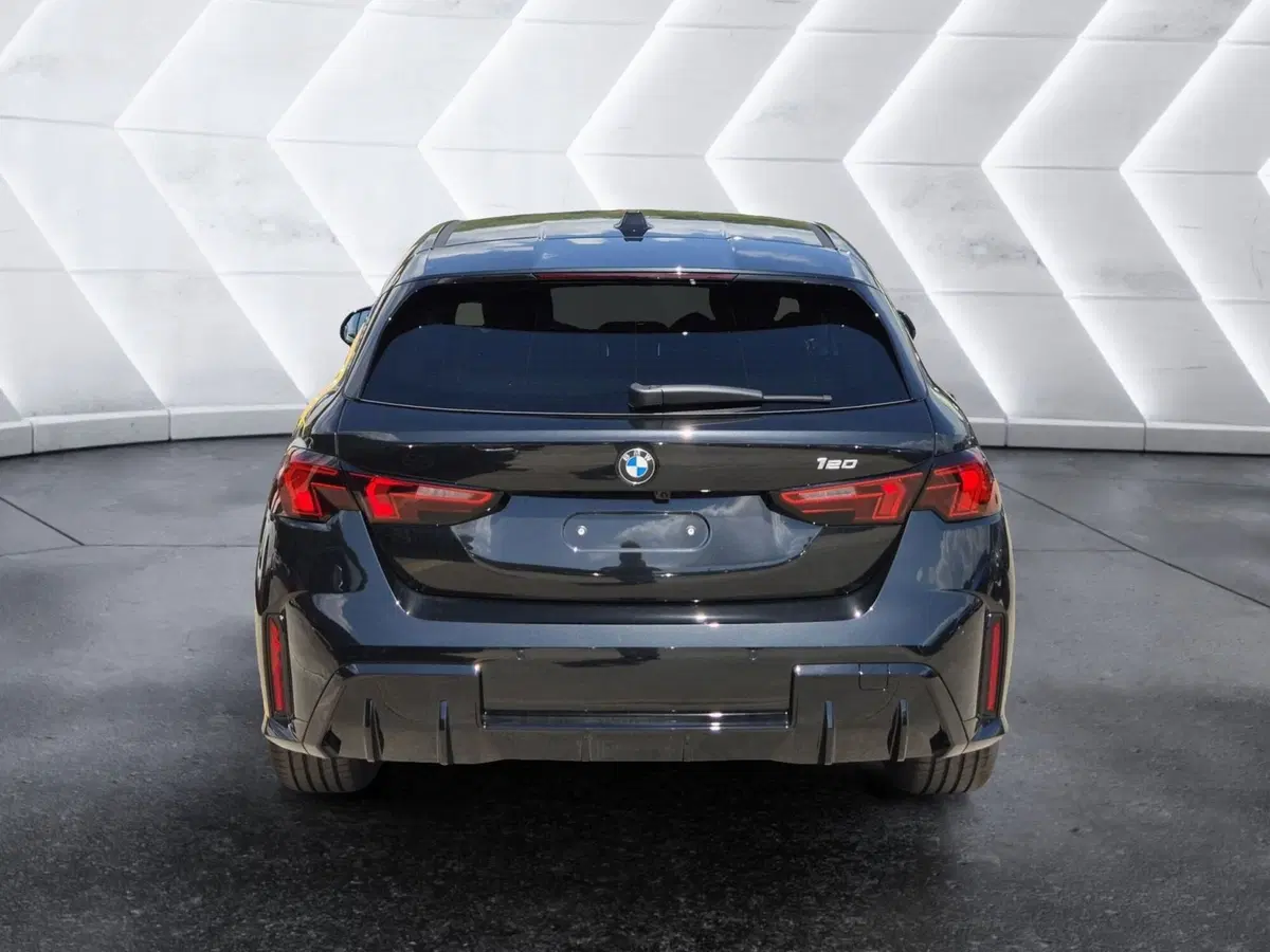 BMW Serie 1 5p. nuova  (3)