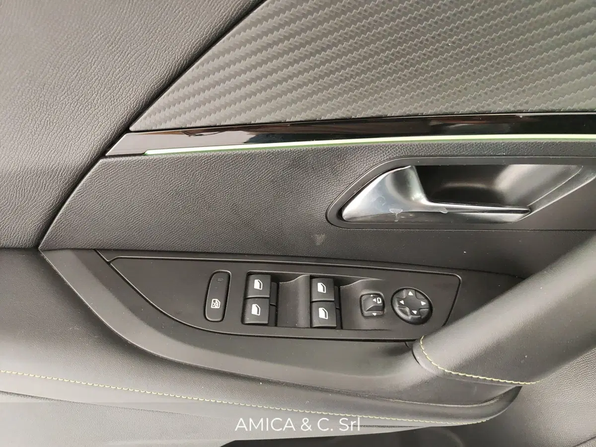 Peugeot 2008 usata a Caserta (18)