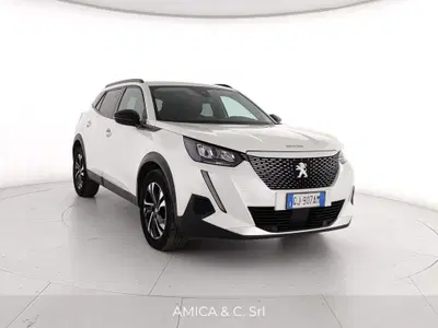 Peugeot 2008 1.2 puretech Allure s&s 130cv eat8 del 2022 usata a Caserta