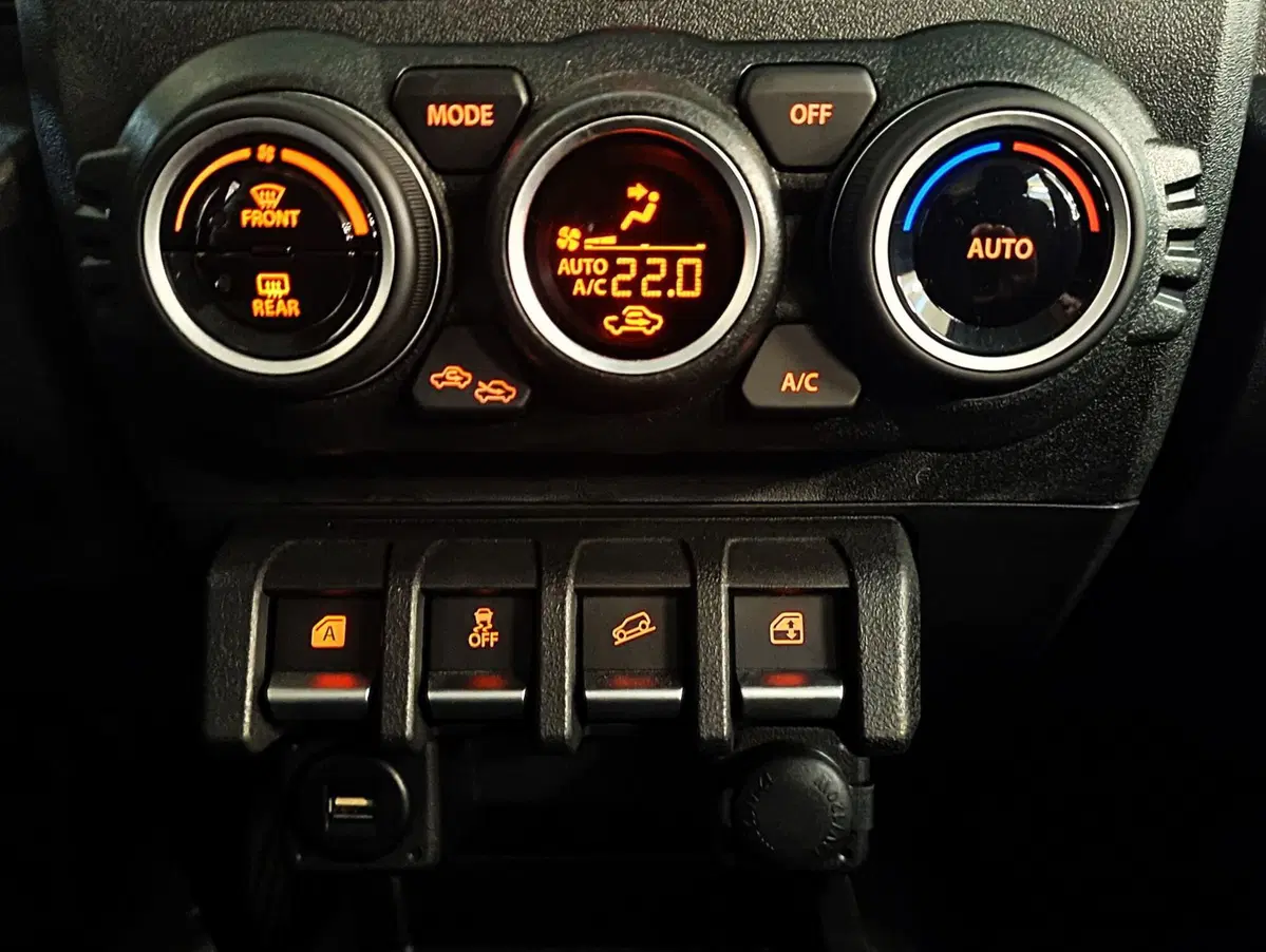 Suzuki Jimny nuova a Pavia (12)